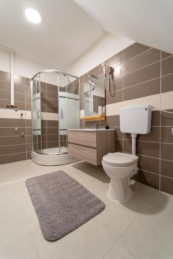 Rooms & Apartment Milan Saborsko Exterior foto