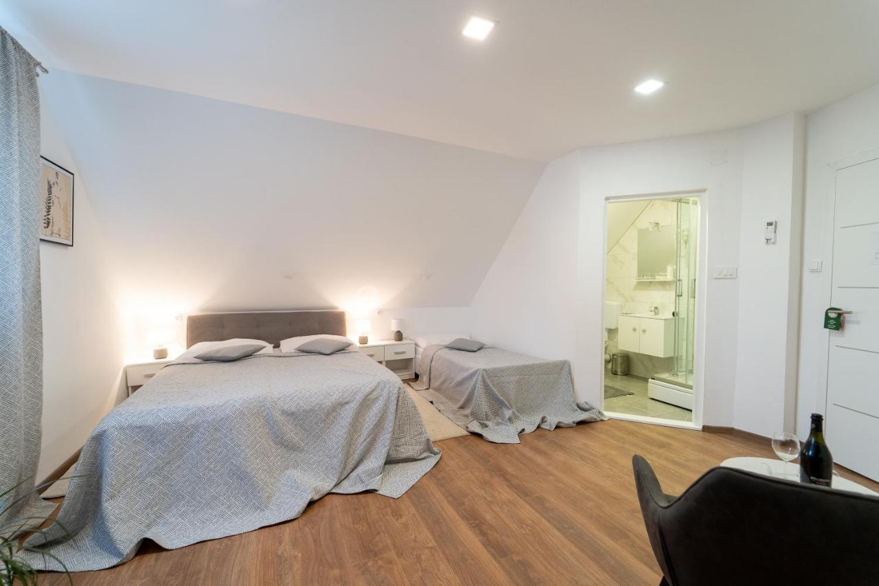 Rooms & Apartment Milan Saborsko Exterior foto