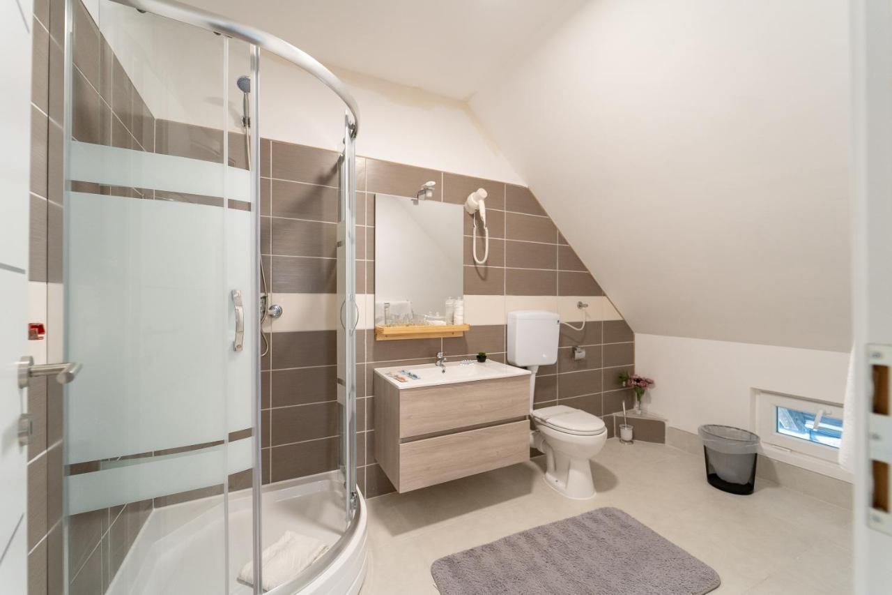 Rooms & Apartment Milan Saborsko Exterior foto