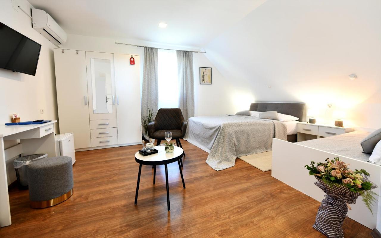 Rooms & Apartment Milan Saborsko Exterior foto